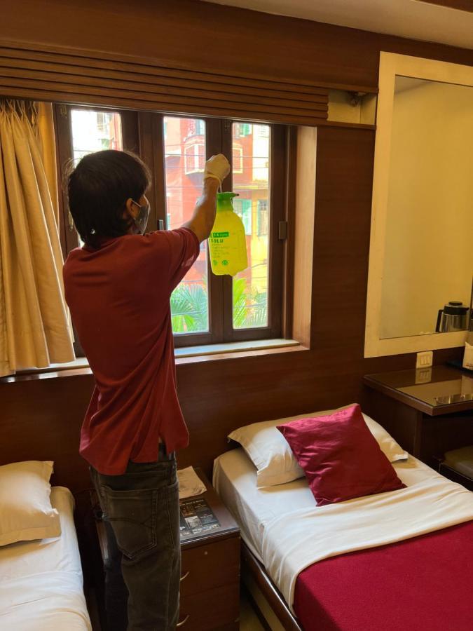 Hotel Aston โกลกาตา ภายนอก รูปภาพ