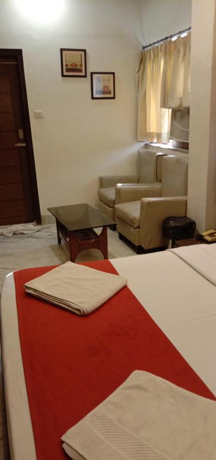 Hotel Aston โกลกาตา ภายนอก รูปภาพ