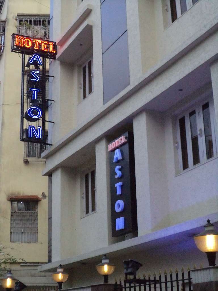 Hotel Aston โกลกาตา ภายนอก รูปภาพ